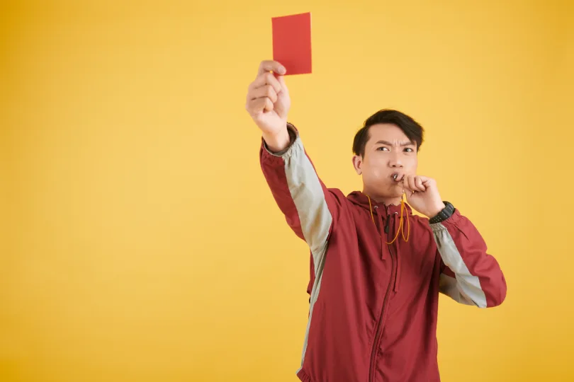 Rote-Karte-fuer-KI-Content-durch-Google Rote-Karte-fuer-KI-Content-durch-Google